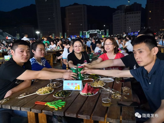 好嗨喲！隴南第一屆青島啤酒節(jié)開幕啦，為期8天